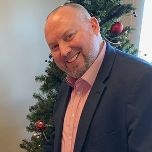 Meet your Posher, Dustin